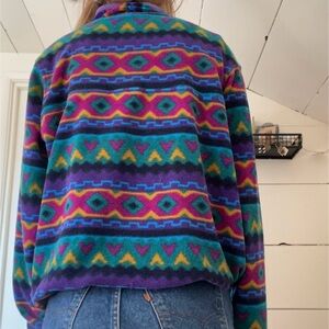 Cool patterned 90s fleece